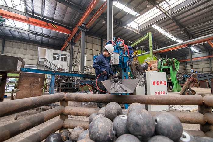 池州网架配件-螺栓球加工车间